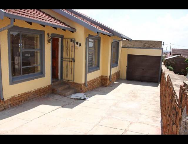 3 BEDROOM HOUSE FOR SALE IN MABOPANE UNIT M